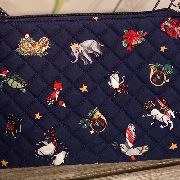 Vera Bradley RFID Convertible Wristlet ✨ Snow Globe Motifs - Picture 12 of 14